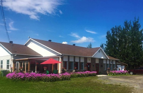 Isle aux Coudres Apartment | Gîte du Moulin, private accommodation