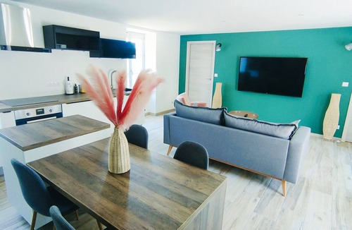 Saint-Jean-de-Vaux House | Gîte du moulin brochat avec espace jacuzzi commun