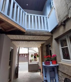 Senergues Bed & Breakfast | Gîte du portail fleuri