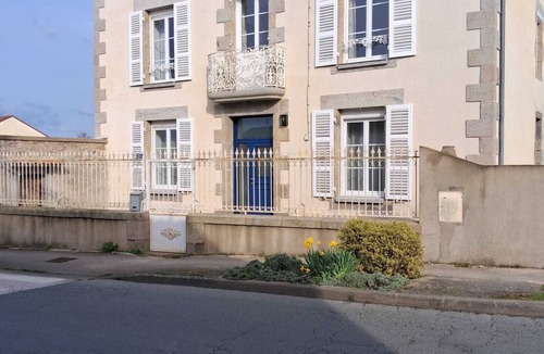 Nueil-les-Aubiers House | Gîte du Prieuré, Maison de Caractère - 6 people - 3 bedrooms