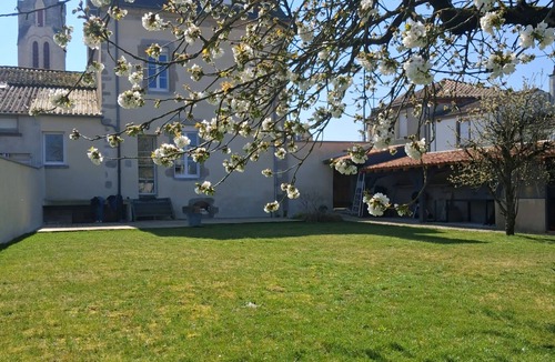 Nueil-les-Aubiers House | Gîte du Prieuré, Maison de Caractère - 6 people - 3 bedrooms