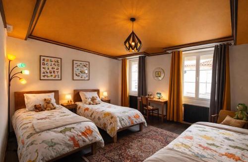 La Tourlandry House | Gîte du RELAI du Château - Parc Oriental - Puy du Fou