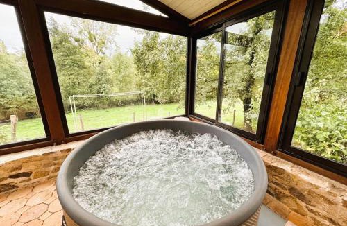 Vallet House | Gîte du Séquoia - Paisible maison de campagne