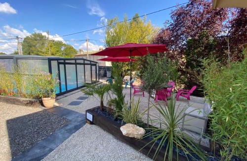 Toucy Apartment | Gîte du Silo Loft atypique ,Tournesol , spa&piscine couverte