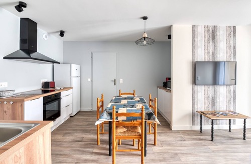 Montreuil-Bellay Apartment | Gîte du Thouet - Appt avec piscine partagée