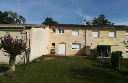 Lussac House | Gîte du vignoble Sidky