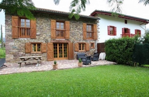 Saint-Etienne-de-Baigorry House | Gîte Etxola