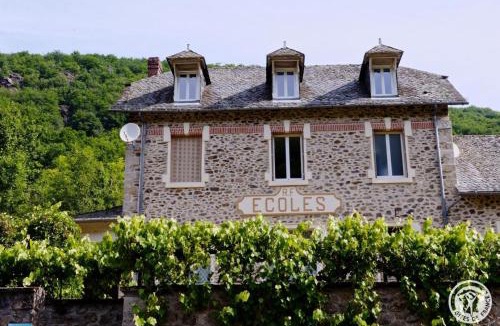 Laval-sur-Luzege House | Gîte ecole 1