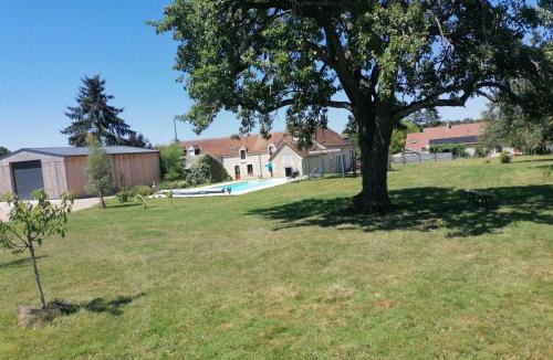 Villeloin-Coulange House | Gîte Ecureuil avec piscine 4-6 personnes
