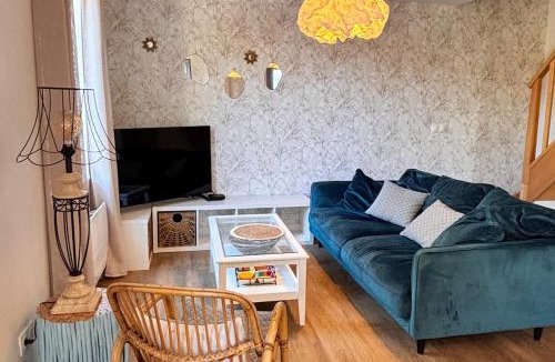 Andresy House | Gîte Elonie, Maison entière avec jardin et parking