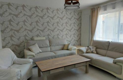 Montherme House | Gîte en bord de Meuse