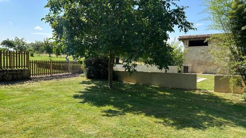 Crastes Apartment | Gîte En Damé with pool