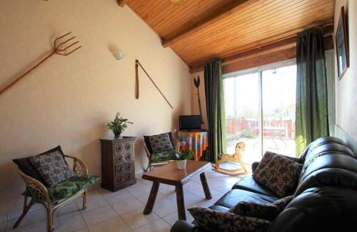 Boisset House | Gîte en pierre avec terrasses, proche de sites médiévaux, idéal pour famille avec équipements bébé. - FR-1-582-256