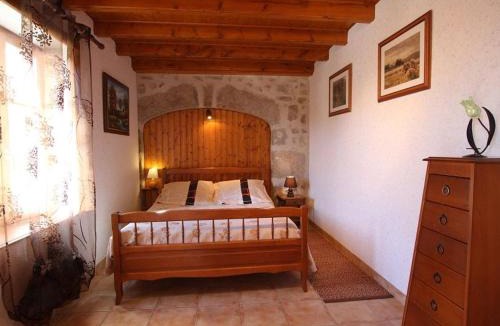 Boisset House | Gîte en pierre avec terrasses, proche de sites médiévaux, idéal pour famille avec équipements bébé. - FR-1-582-256