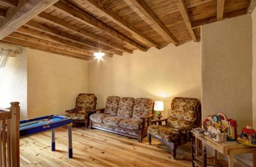 Saint-Just-en-Bas House | Gîte en Pierre Rest. avec Cheminée et Jardin, Parc Livradois-Forez - FR-1-496-19