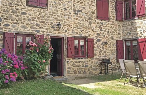 Saint-Just-en-Bas House | Gîte en Pierre Rest. avec Cheminée et Jardin, Parc Livradois-Forez - FR-1-496-19