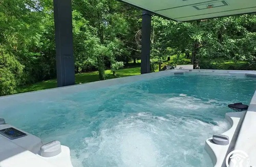 Le Bez House | Gîte en pleine nature 4 étoiles - Sauna et Jacuzzi