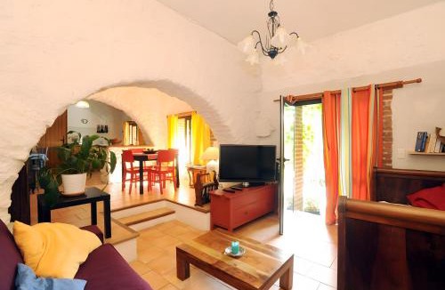 Saint-Jean-Pla-de-Corts House | Gîte En Vallespir La Fadrina
