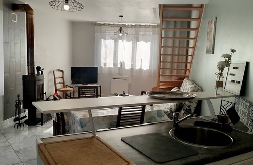 Brigne House | Gîte Entre La Maine et La Loire, pets welcome.