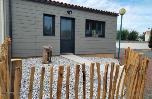 Champagne-les-Marais Apartment | gîte "entre terre et mer "climatisé à proximité de la Rochelle et des côtes vendéennes !