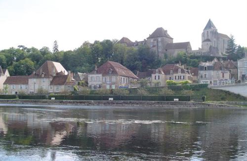 Martizay House | Gîte entre Touraine et Berry, bordé de rivière, près du parc animalier et station thermale - FR-1-591-67