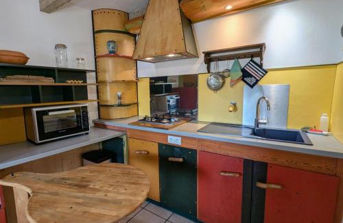 Coulevon House | Gîte entre ville et campagne, Wi-Fi gratuit, sur circuit des peintres - FR-1-583-502