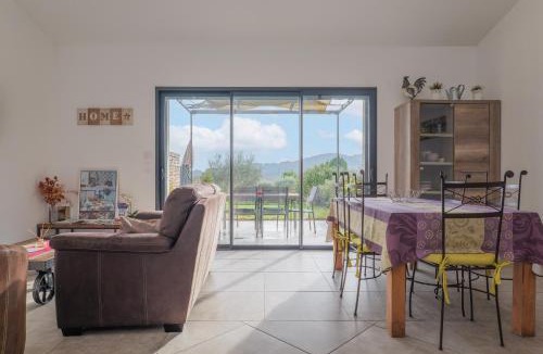 Aigueze House | Gîte Espigoule