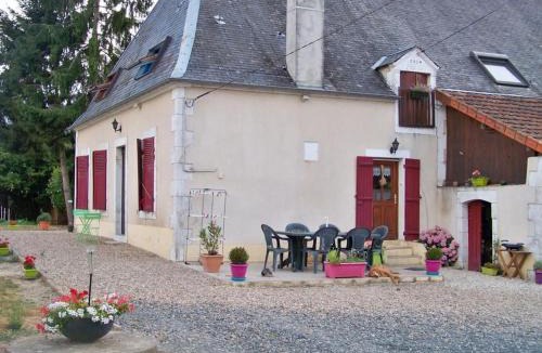 La Berthenoux Bed & Breakfast | Gîte et camping à la ferme avec espace détente - Profitez de la campagne du Berry - FR-1-591-558