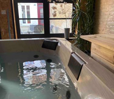 Bergues House | Gîte et SPA La Poterne