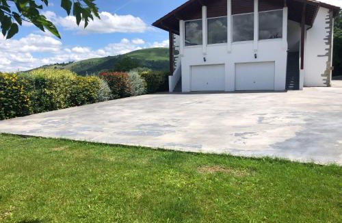 Larceveau-Arros-Cibits Apartment | Gîte Etcharnia