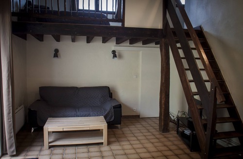 Poilly-lez-Gien House | Gîte Etrier Wallon Among horses.