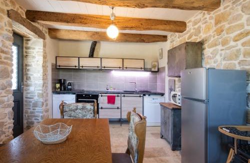 Saint-Sauveur-de-Cruzieres House | Gîte Figuier au Mas Dujau