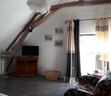Courcelles-de-Touraine Apartment | Gîte familial La Tabarderie