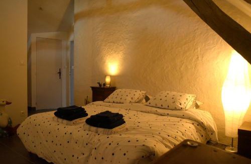 Courcelles-de-Touraine Apartment | Gîte familial La Tabarderie