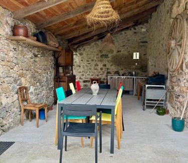 Ferrieres Apartment | Gîte familial 10 pers spa de juin à septembre