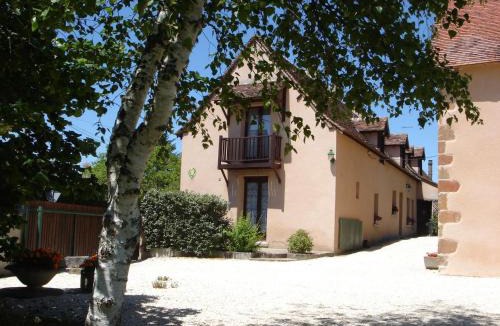Rosnay House | Gîte familial au cœur du parc de La Brenne avec étang privé, cheminée, Wi-Fi et animaux acceptés - FR-1-591-377