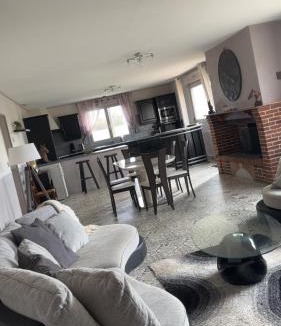 Haudricourt House | Gîte familiale au cœur d un centre équestre