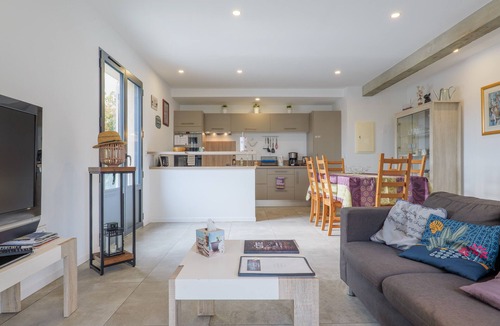 Aigueze House | Gîte Faveloun – Spacious Holiday Homes in Aiguèze