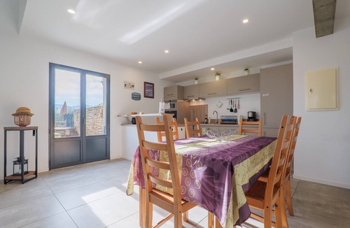 Aigueze House | Gîte Faveloun – Spacious Holiday Homes in Aiguèze