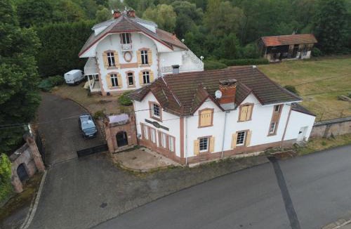 Celles-sur-Plaine House | Gîte "fils de laine" Piscine chauffée interieure et Sauna ouverts toute l'année