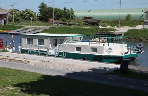 Saint-Valery-sur-Somme Boat Rental | Gîte Fluvial de La Baie de Somme Le Lihoury