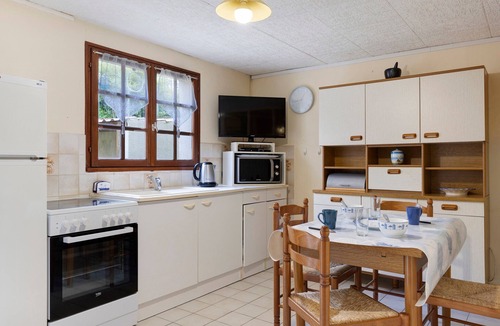 Apremont Apartment | Gîte for 4: "L'étoile de mer" in Apremont, Vendée – Lake Beach 1 km, Sea 17 km