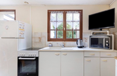 Apremont Apartment | Gîte for 4: "L'étoile de mer" in Apremont, Vendée – Lake Beach 1 km, Sea 17 km