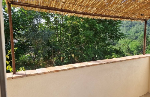 Saint-Florent-sur-Auzonnet Apartment | Gîte de la Tourterelle