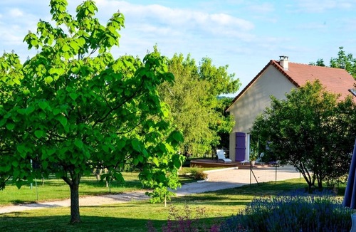 Saint-Gengoux-le-National House | Gîte La Maisonnette de Ganea
