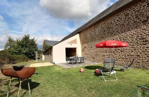 Saint-Georges-de-Reintembault House | Gîte La Vieille Mazure