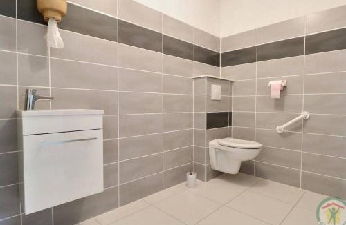 Saint-Georges-de-Reintembault House | Gîte La Vieille Mazure