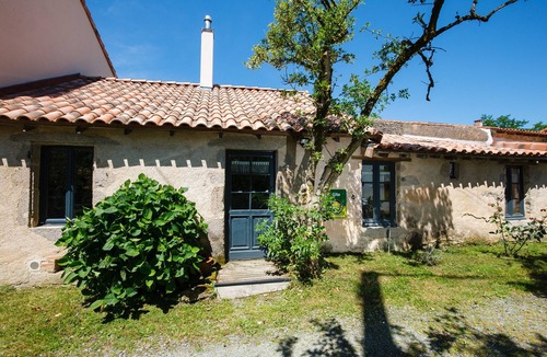 Saint-Martin-du-Fouilloux Cottage | Gîte le Sureau