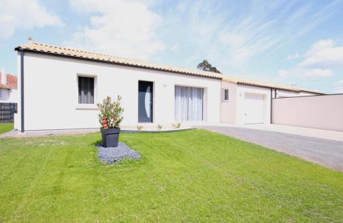 Saint-Philbert-de-Grand-Lieu House | Gîte au calme avec jardin privé, vélos gratuits, équipements bébé et garage - proche de Nantes et plages - FR-1-306-980