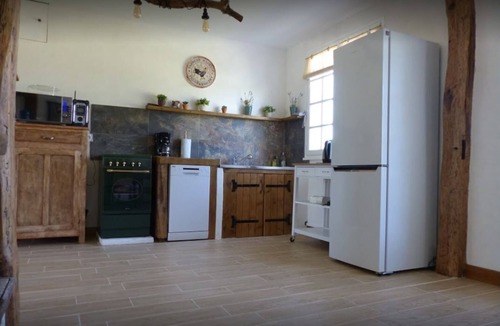 Saint-Pourcain-sur-Besbre House | Gîte du Monbaillon